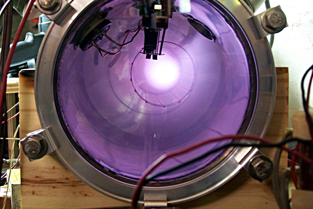 Cylindrical Farnsworth fusor plamsa