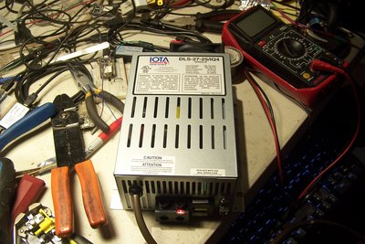 IOTA 25 amp 3 stage smart charger